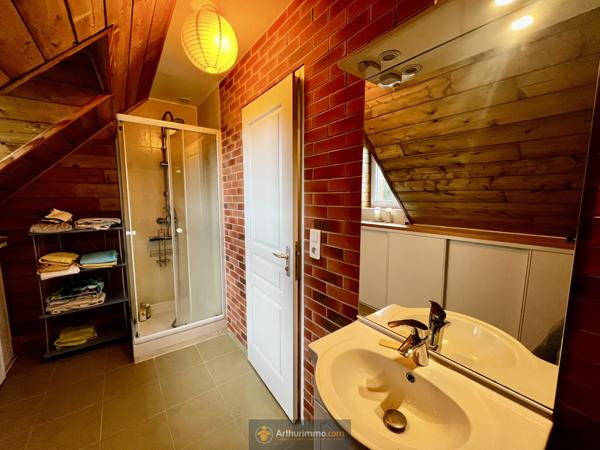 Saint-Jean-les-Deux-Jumeaux (77660) Propriété 188m², Terrain 3377m², Dépendance, DPE (B)