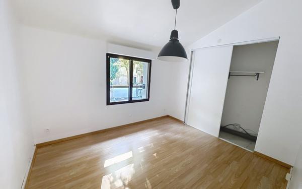 Appartement à vendre    3 pièces • 105 m2 Avignon