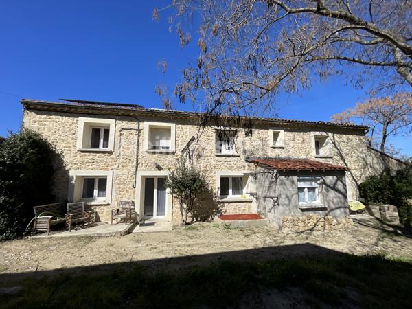 Charmante maison en pierre entièrement rénovée sur une parcelle de 1500 m2