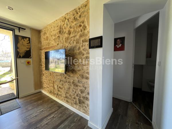 Charmante maison en pierre entièrement rénovée sur une parcelle de 1500 m2