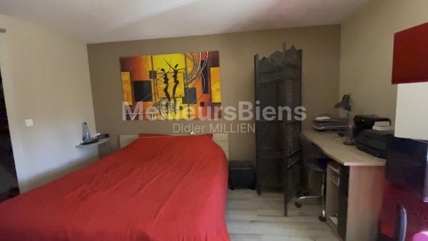 Charmante maison en pierre entièrement rénovée sur une parcelle de 1500 m2