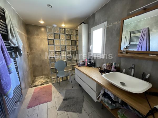 Charmante maison en pierre entièrement rénovée sur une parcelle de 1500 m2