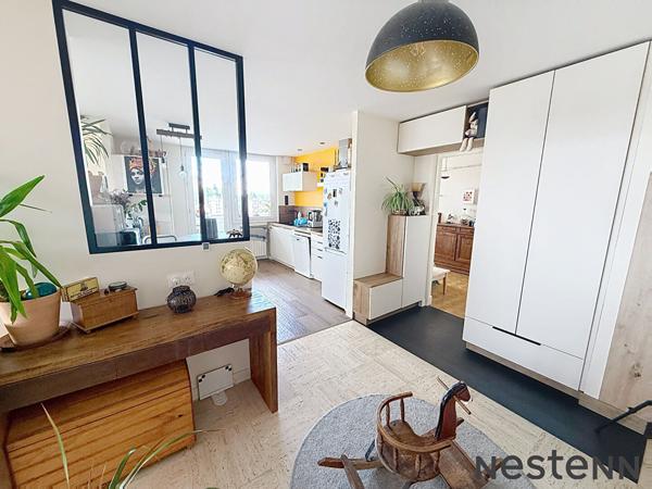 EXCLUSIVITÉ Coup de coeur - Appartement rénové avec soin avec garage et 2 places de parking privatives