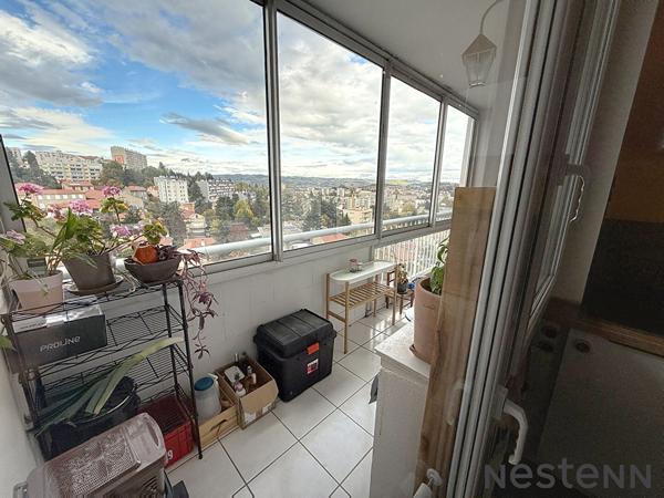 EXCLUSIVITÉ Coup de coeur - Appartement rénové avec soin avec garage et 2 places de parking privatives