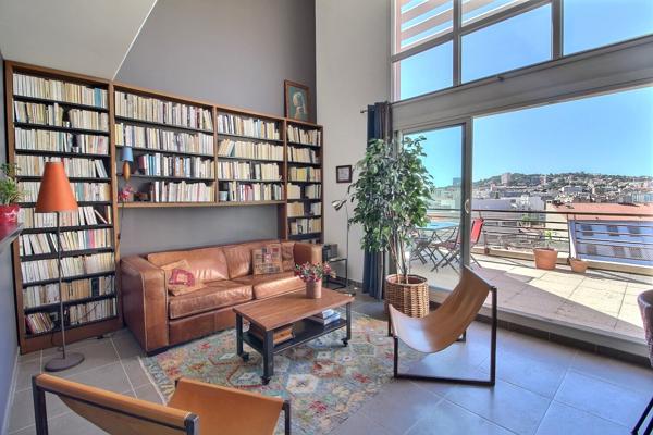 Superbe appartement dernier étage terrasse et vue