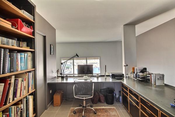 Superbe appartement dernier étage terrasse et vue
