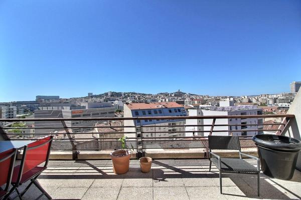 Superbe appartement dernier étage terrasse et vue