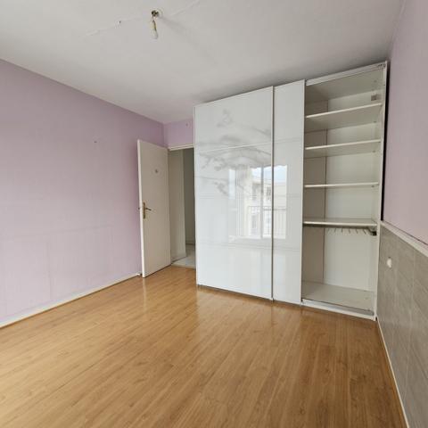 Toulouse, Casselardit ,T2 de 54M2 au dernier étage.