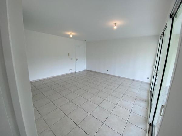 BALATA : Appartement T2 rénové avec grande terrasse et vue dégagée