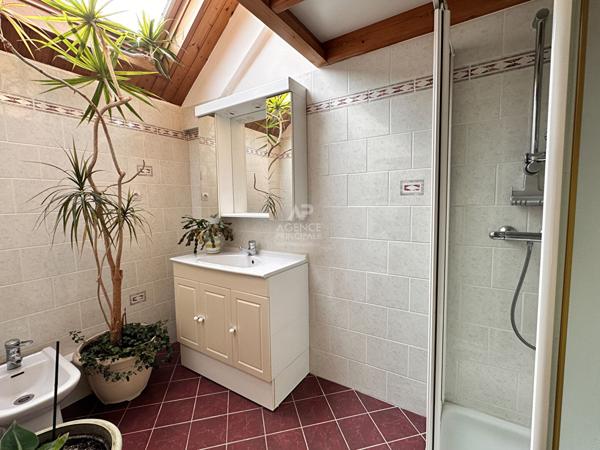 Chaville - Rive droite - Maison familiale de 7 pièces avec terrasse €729 000 ** - Référence 597-CIA