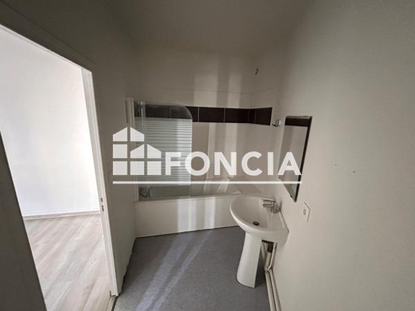 Location Appartement 2 pièces 33.75 m² - 42 RUE CAMILLE LENOIR Reims 51100