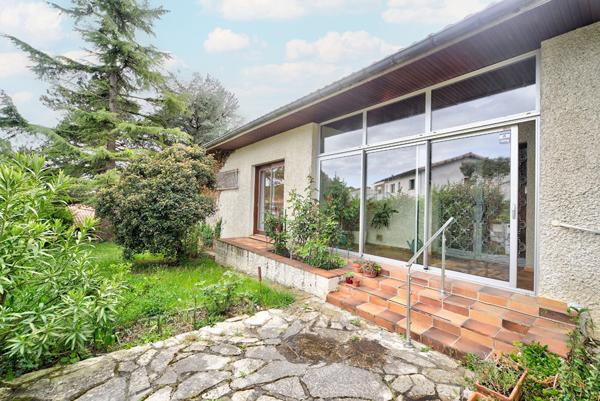 A vendre Maison à fort potentiel, avec jardin et terrasses sur un terrain 1 100 m² à BALMA