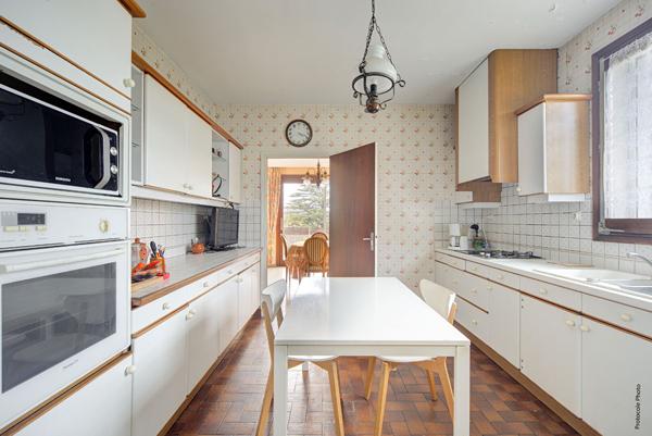 A vendre Maison à fort potentiel, avec jardin et terrasses sur un terrain 1 100 m² à BALMA