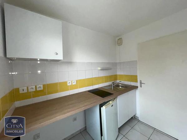 Appartement à louer 2 pièces 47.45m² Fontenay-le-Comte (85200)