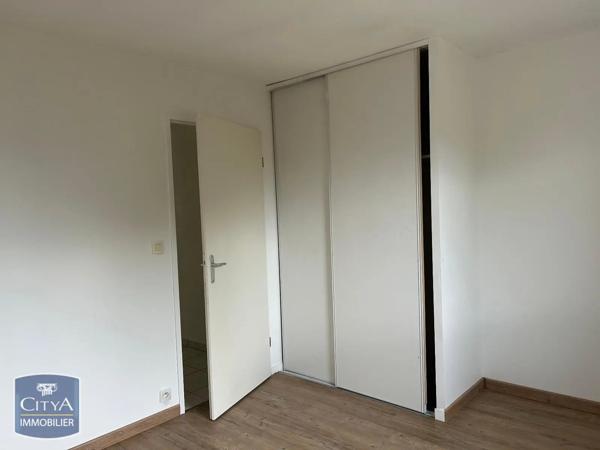 Appartement à louer 2 pièces 47.45m² Fontenay-le-Comte (85200)