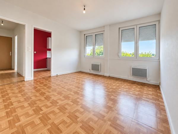 IMMEUBLE DE RAPPORT – 4 APPARTEMENTS – 2 GARAGES – HYPERCENTRE