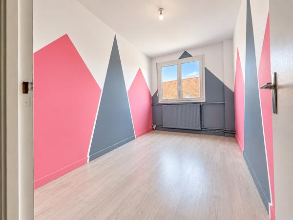 IMMEUBLE DE RAPPORT – 4 APPARTEMENTS – 2 GARAGES – HYPERCENTRE
