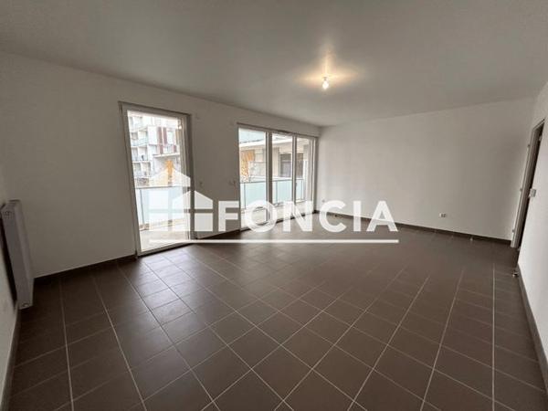 Location Appartement 4 pièces 108.2 m² - 47 RUE PIERRE TAITTINGER Reims 51100