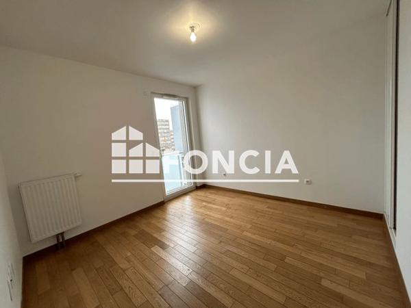 Location Appartement 4 pièces 108.2 m² - 47 RUE PIERRE TAITTINGER Reims 51100