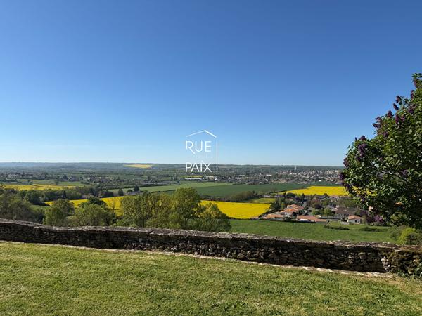 79400 EXIREUIL Très belle propriété - EXIREUIL - vue dégagée - 4 hectares de terre