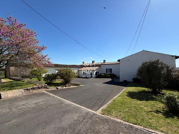 79400 EXIREUIL Très belle propriété - EXIREUIL - vue dégagée - 4 hectares de terre