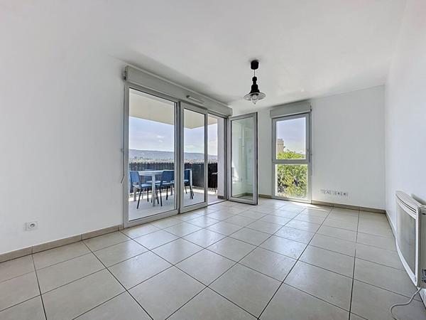 A vendre Appartement 3 pièces, garage, grande terrasse avec vue panoramique à Aubagne