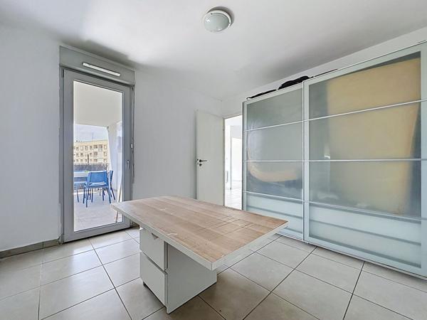 A vendre Appartement 3 pièces, garage, grande terrasse avec vue panoramique à Aubagne