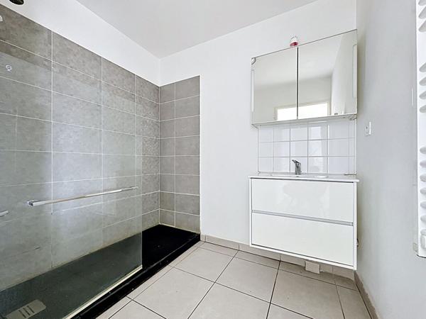 A vendre Appartement 3 pièces, garage, grande terrasse avec vue panoramique à Aubagne