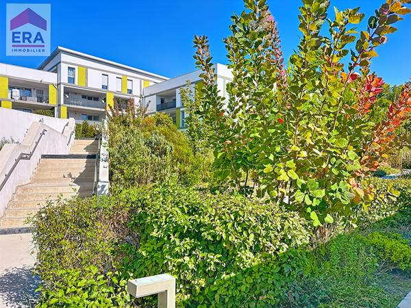A vendre Appartement 3 pièces, garage, grande terrasse avec vue panoramique à Aubagne