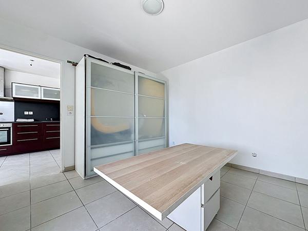 A vendre Appartement 3 pièces, garage, grande terrasse avec vue panoramique à Aubagne