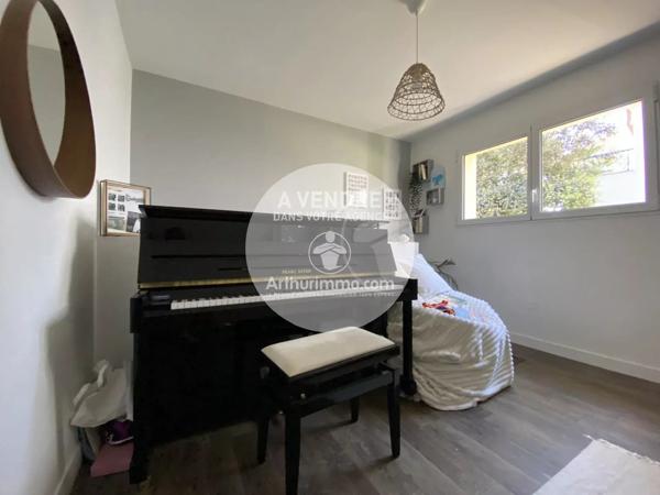 Vente                                                      Maison
                        
                     8 pièces                      205 m2                     à Saint-Brevin-les-Pins