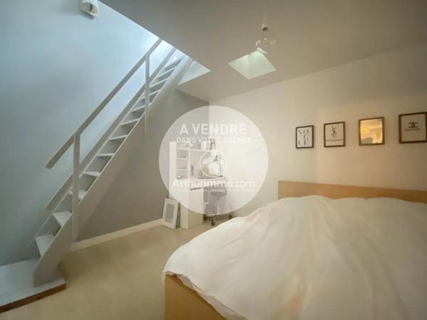 Vente                                                      Maison
                        
                     8 pièces                      205 m2                     à Saint-Brevin-les-Pins