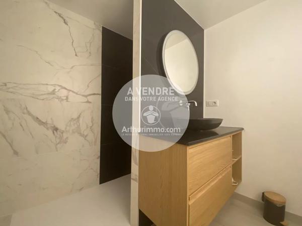 Vente                                                      Maison
                        
                     8 pièces                      205 m2                     à Saint-Brevin-les-Pins