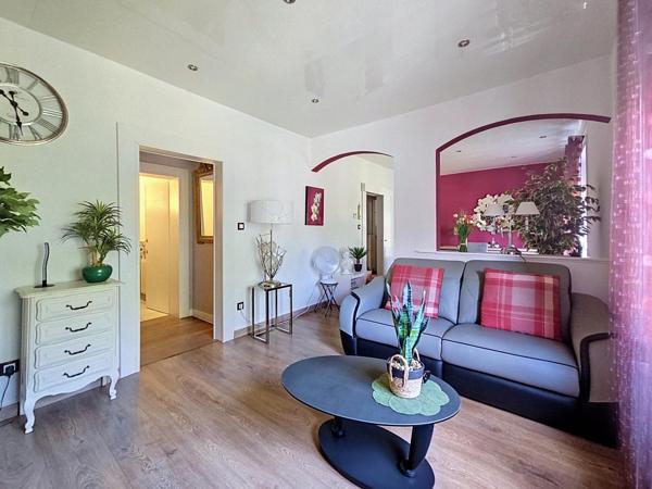COLMAR – Spacieux appartement rénové de 102 m² avec cave, dépendances et stationnement