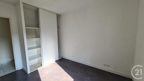 Appartement T3 à vendre  3 pièces - 57,70 m 2   SARLAT LA CANEDA  - 24