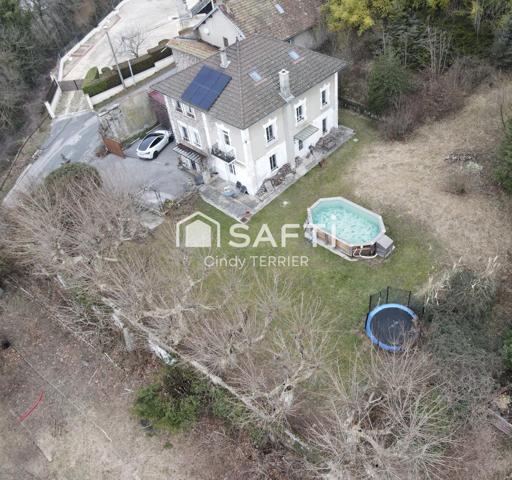 Magnifique propriété avec dépendances et vaste terrain