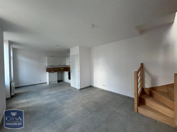 Appartement à louer 4 pièces 82.18m²