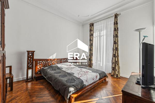 Appartement meublé 5 pièces de 117.01 m2 / Quartier Europe / PARIS 8ème