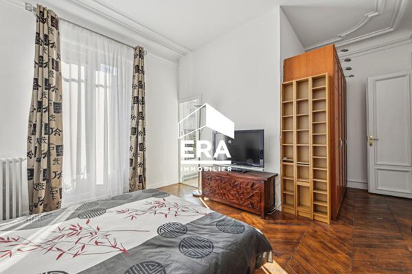 Appartement meublé 5 pièces de 117.01 m2 / Quartier Europe / PARIS 8ème