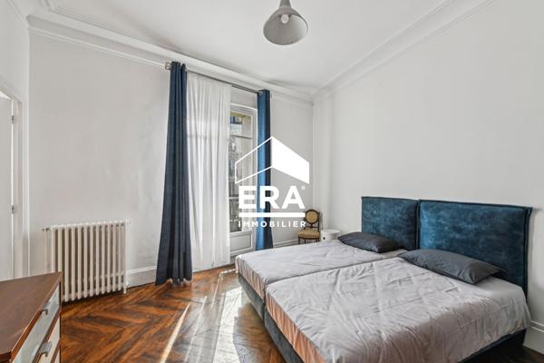 Appartement meublé 5 pièces de 117.01 m2 / Quartier Europe / PARIS 8ème