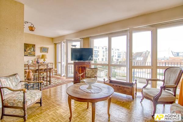 Le Chesnay Rocquencourt Appartement 4 pièces de 93.67 m² carrez situé au 2e étage avec ascenseur, balcon et parking 450 000 € **  - Référence  28518