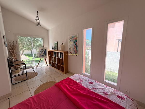 Villa contemporaine à vendre au Grau d'Agde . À 150 mètres de la plage