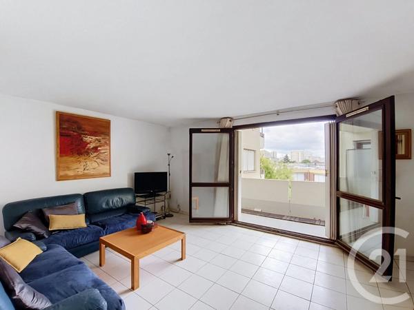 Appartement F4 à vendre  4 pièces - 81,89 m 2   LA COURNEUVE  - 93