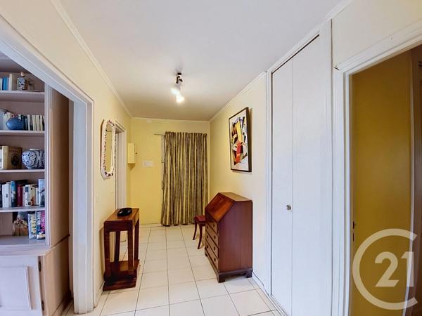 Appartement F4 à vendre  4 pièces - 81,89 m 2   LA COURNEUVE  - 93