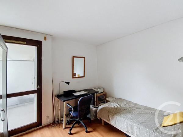 Appartement F4 à vendre  4 pièces - 81,89 m 2   LA COURNEUVE  - 93