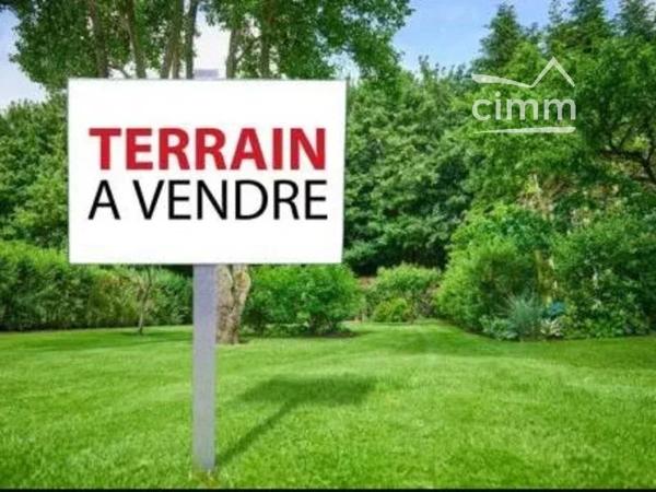Cimm Immobilier Saint Cyr en val Orleans métropole vous propose ce très beau terrain à bâtir de 568 m2.