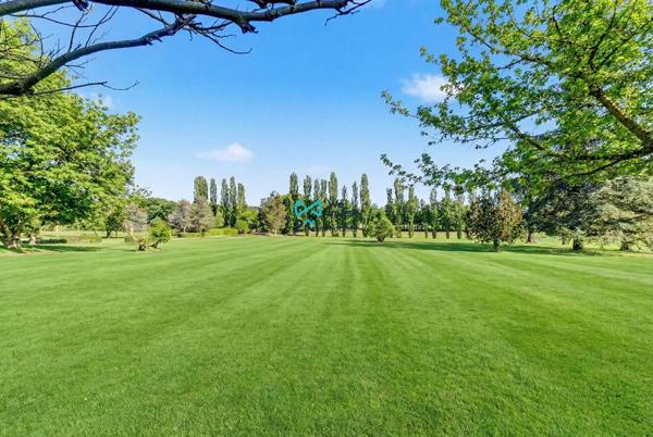 Domaine naturel de 25 hectares aux portes de Toulouse