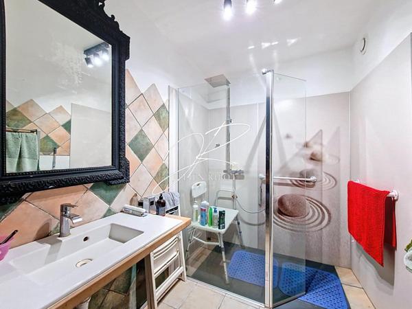 Maison T8 5 chambres 238 m² garage, cour intérieure