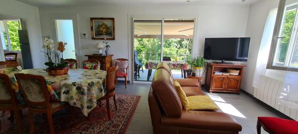 Pavillon de 4 chambres sans aucuns travaux sur sous-sol aménagé  !