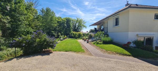 Pavillon de 4 chambres sans aucuns travaux sur sous-sol aménagé  !